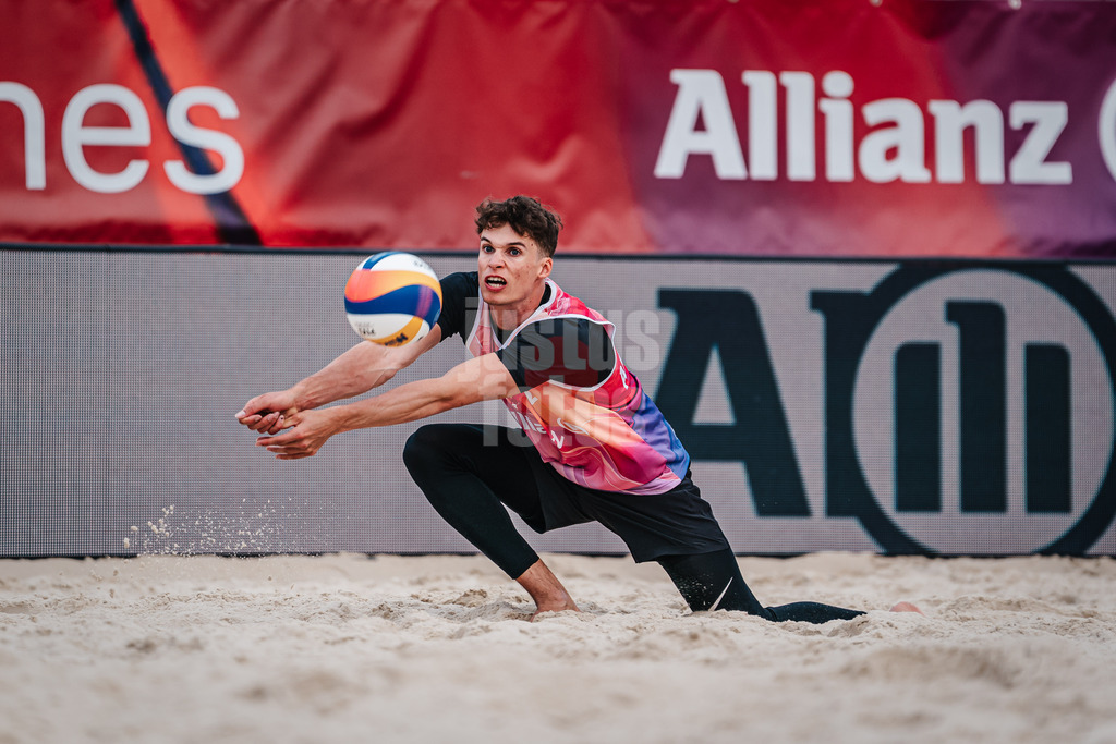 Beachvolleyball | Männer | German Beach Tour 2024 | Tourstop Bremen | 08.06.2024 | Mio Wüst nimmt den Ball an