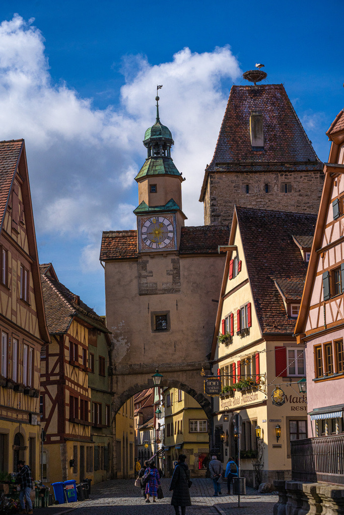 DSC09215 | Rothenburg ob der Tauber. Nur hier gibt es Exklusive und passend zur Jahreszeit Ihr Wandbild, T-Shirt, Tasse und alles was das Rothenburg Herz begehrt. - Realisiert mit Pictrs.com