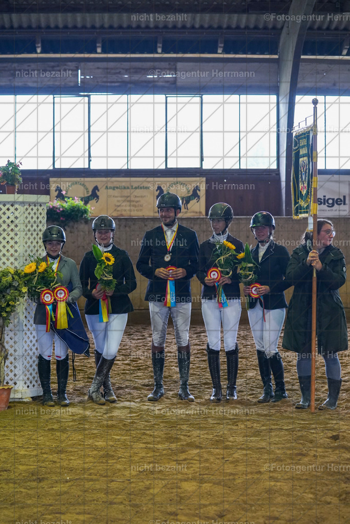20221002-FAH09686 | Obberbayerische Meisterschaften Vielseitigkeit 2022, Schwäbische Meisterschaften Vielseitigkeit 2022, Mertingen, Schwaben, Bayern, Geländeturnier, Buschreiter, Turnierfotografen Bayern, Fotoagentur Herrmann,  Bayerische Meisterschaften VS Jun. / JR / Pony:, Turnierbilder, Pferdebilder, Turnierfotos, Pferdesortfotografie, Reitsportfotograf, Pferdeshooting