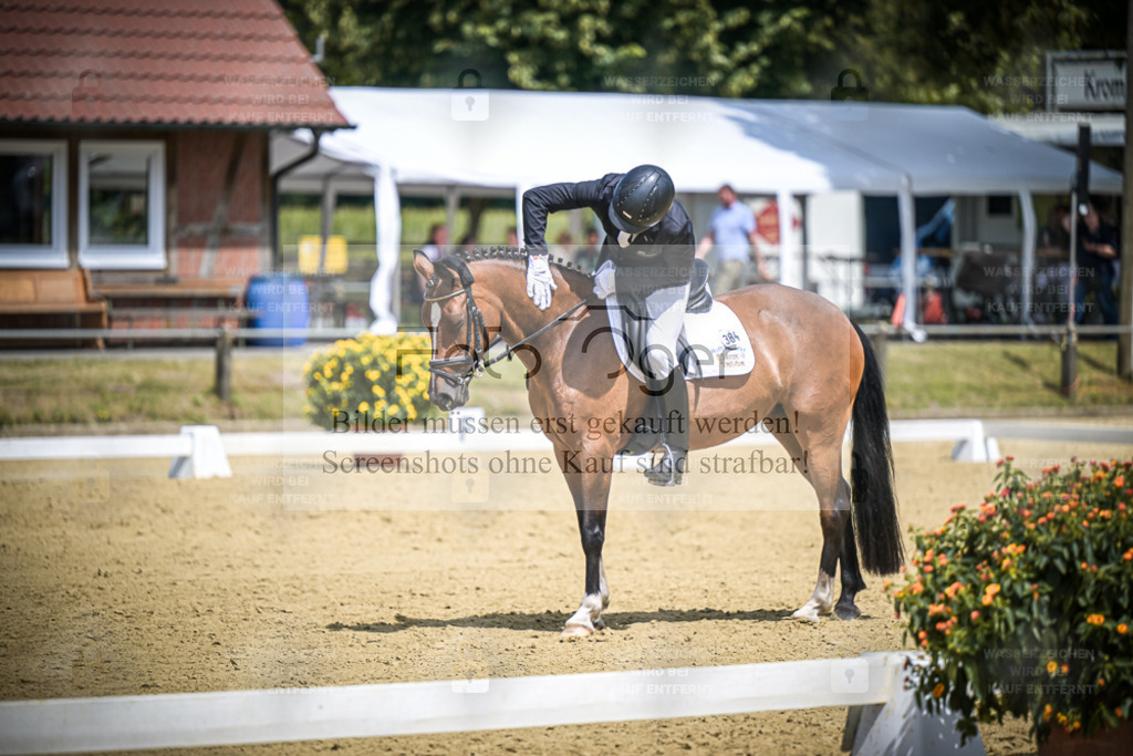 DOS_2981 | Entdecke hochwertige Reitturnierfotos von Foto Oger. Professionell, emotional und authentisch – jetzt Lieblingsmomente im Shop bestellen. - Realisiert mit Pictrs.com