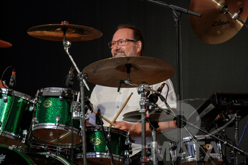 _DWA2728 | Kevin Whitehead von John Lees' Barclay James Harvest live bei einem Konzert in Serenadenhof Nürnberg, 01.07.2023 - Realisiert mit Pictrs.com