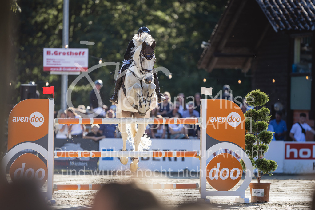 230826_Delbrueck_S1-Spr-934 | Deine schönsten Turniermomente als professionelle Fotos! Entdecke hochwertige Pferdesport-Fotografie im Online-Shop. Jetzt Fotos finden & bestellen!