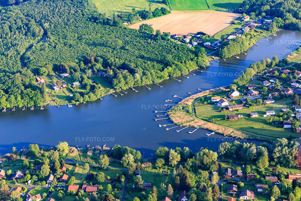 Aerial view: L'étang Holving, Étang de Hirbach in Hilsprich in the state Moselle, France. – Photo: IMG_107372.jpg taken on 05/19/2018 by Werner Riehm/FLY-FOTO.com – Resolution of the original: 5472 x 3648 px