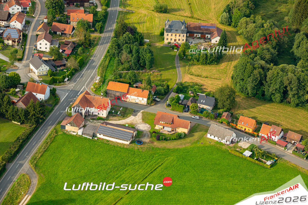 Das Luftbild zeigt : Truppach Mistelgau - Die Luftaufnahme wurde 2024 vom UL-Flugzeug aus erstellt ( keine Drohne ) - Hochauflösende Luftaufnahme - Für grossformatige Ausdrucke geeignet. Die Geschenkidee !Mit Lizenz und Bildrechte bestellbar