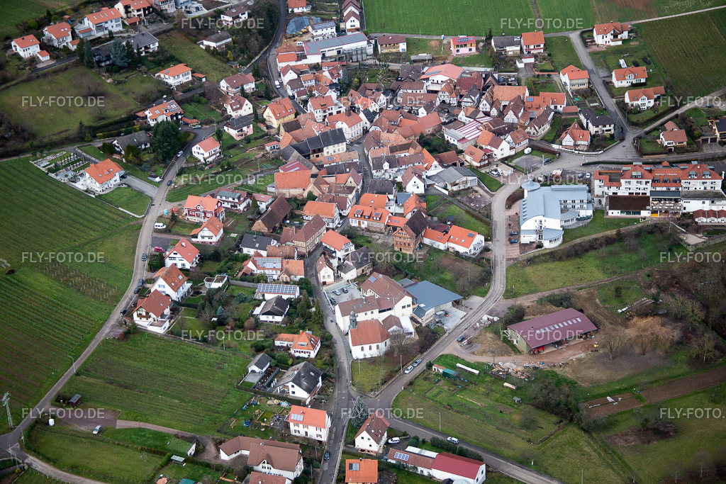 Südpfalz-Terrassen | Luftbild: Südpfalz-Terrassen im Ortsteil Gleiszellen in Gleiszellen-Gleishorbach im Bundesland Rheinland-Pfalz in Deutschland. Foto: IMG_085687.jpg vom 08.01.2016 durch Werner Riehm/FLY-FOTO.de - Realisiert mit Pictrs.com