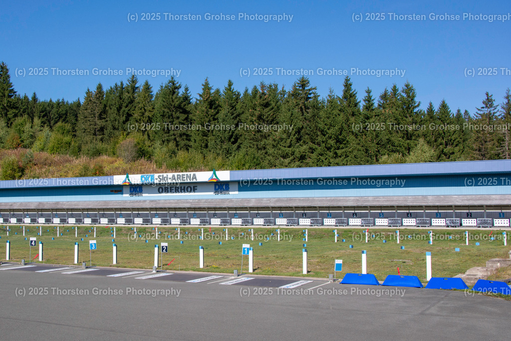 Deutsche Meisterschaften Biathlon 2018 | Deutsche Meisterschaften Biathlon 2018, Massenstart Frauen am 15.09.2018 in der DKB SKI ARENA in Oberhof, (Deutschland)

Bild: Schiessanlage der Ski-Arena Oberhof - Realisiert mit Pictrs.com