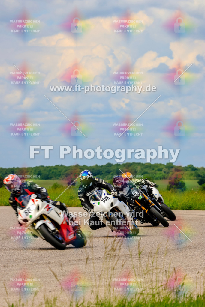 MotoTeam-1121 | Hier findet Ihr Bilder von Touristenfahrten auf der Nürburgring Nordschleife oder von anderen Veranstaltungen die ich besucht habe. Viel Spass beim Durch Schauen 