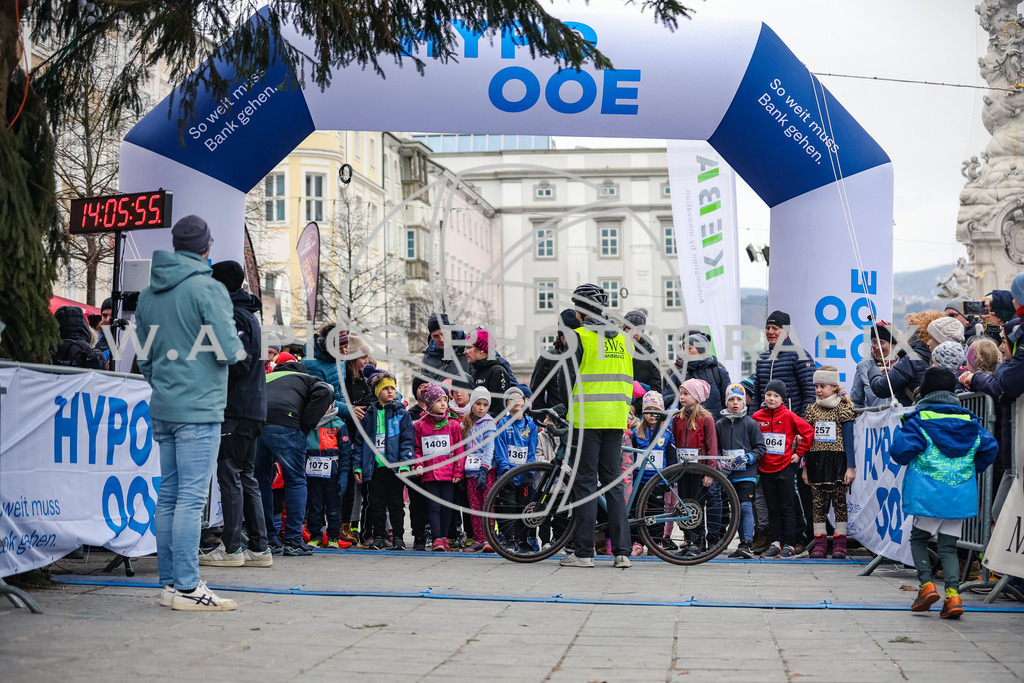 SILVESTERLAUF LINZ 25 | Linz, AUSTRIA, 31. Dezember 25, TRIRUN SILVESTERLAUF LINZ 25 , Image shows: 
Photo: WAPICS / BINDER Manuel