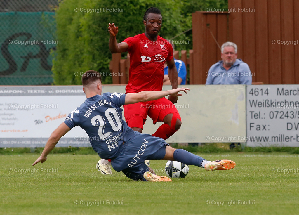 A_LUI_03052025_0009 | SPORT FUSSBALL LL.OST ASKOE OEDT 1B-USV ST.ULRICH 03.05.2025IM BILD. EMMANUEL EZIEKWE (OEDT1B) UND MATHIAS SPATH (ST.ULRICH)FOTO:FOTOLUI