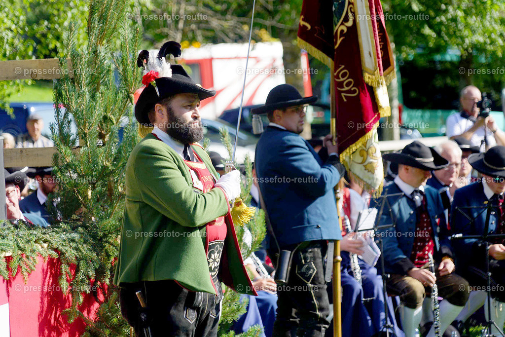 a-news-2023-Juli23-Regimentsschuetzenfest-Steeg-Feldmesse-DSC07021 | Info aus dem Bezirk Reutte/Ausserfern Tirol sowie eine umfangreiche Bilddatenbank über die gesamte Region: Lechtal, Talkessel Reutte, Tannheimertal, Zwischentoren. Lech, Plansee, Zugspitze, Grenztunnel, B179, Fernpassstraße, Verkehr, Lawinen, Tradition, - Realisiert mit Pictrs.com