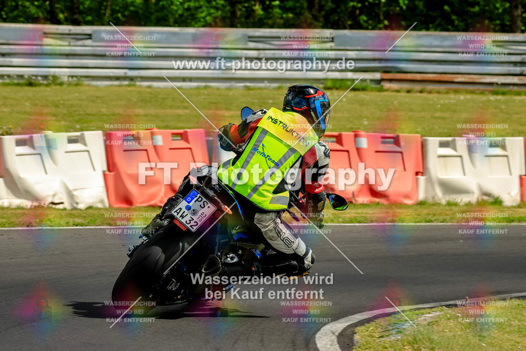 _OTO2556 | Hier findet Ihr Bilder von Touristenfahrten auf der Nürburgring Nordschleife oder von anderen Veranstaltungen die ich besucht habe. Viel Spass beim Durch Schauen 