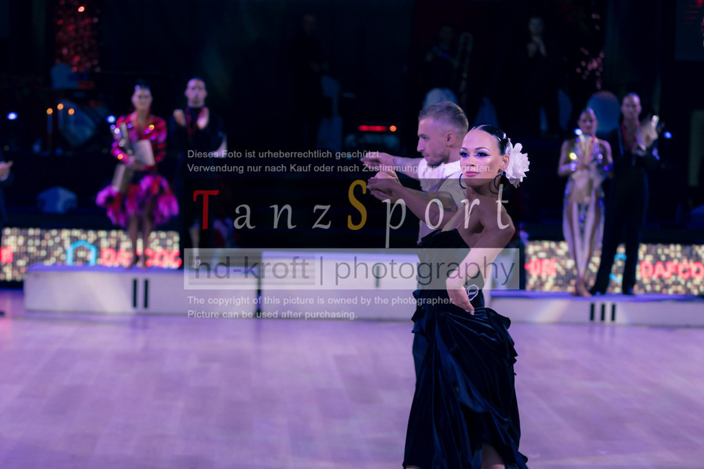 20251101_TGP_6377 | Tanzsportbilder, Standardtanz, Lateintanz, WDSF, DTV, LTVB, dancecomp, goc, hessen tanzt, blaues band der spree, walzer, tango, wiener walzer, slowfox, quickstepp, samba, rumba, cha-cha-cha, paso doble. jive, hd-kroft photography, turniertanzsport