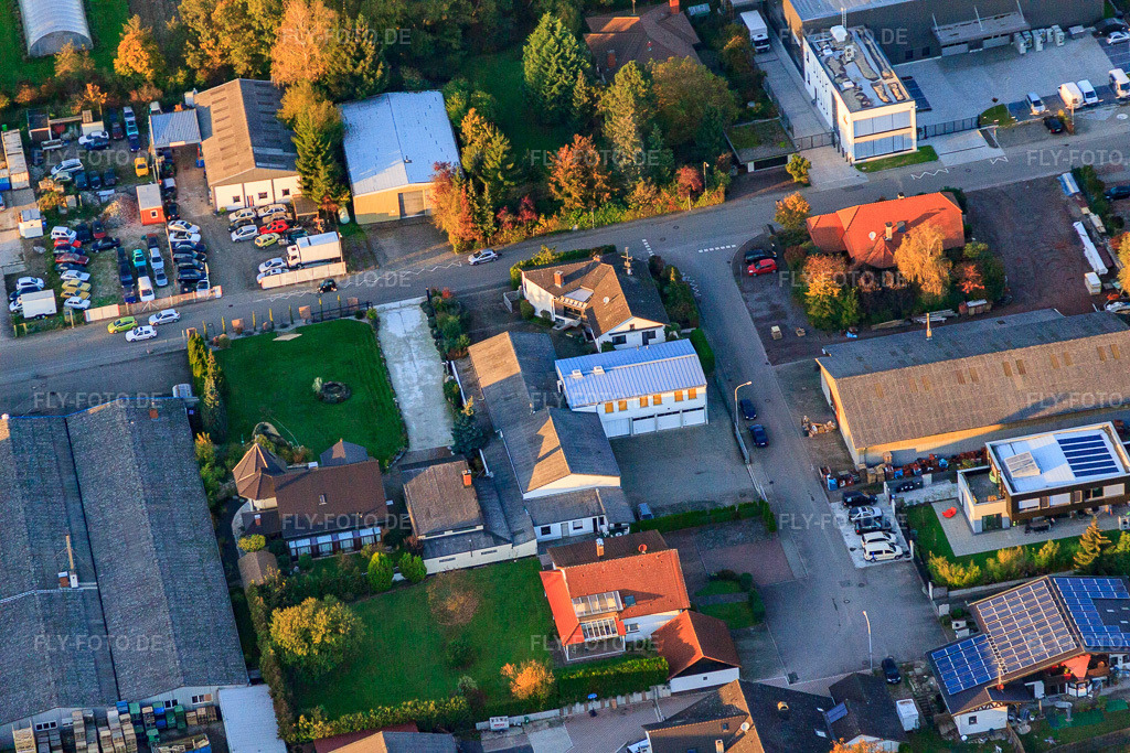 Luftbild: Industriegebiet Am Kleinwald mit Kanalservice E. Fröhlich GmbH und Lisa Wetzel Beautycastle - Kosmetiksalon Herxheim in Herxheim bei Landau im Bundesland Rheinland-Pfalz in Deutschland. Foto: IMG_60732.jpg vom 24.10.2013 durch Werner Riehm/FLY-FOTO.deFröhlich Kanaltechnik für einen freien Abfluss