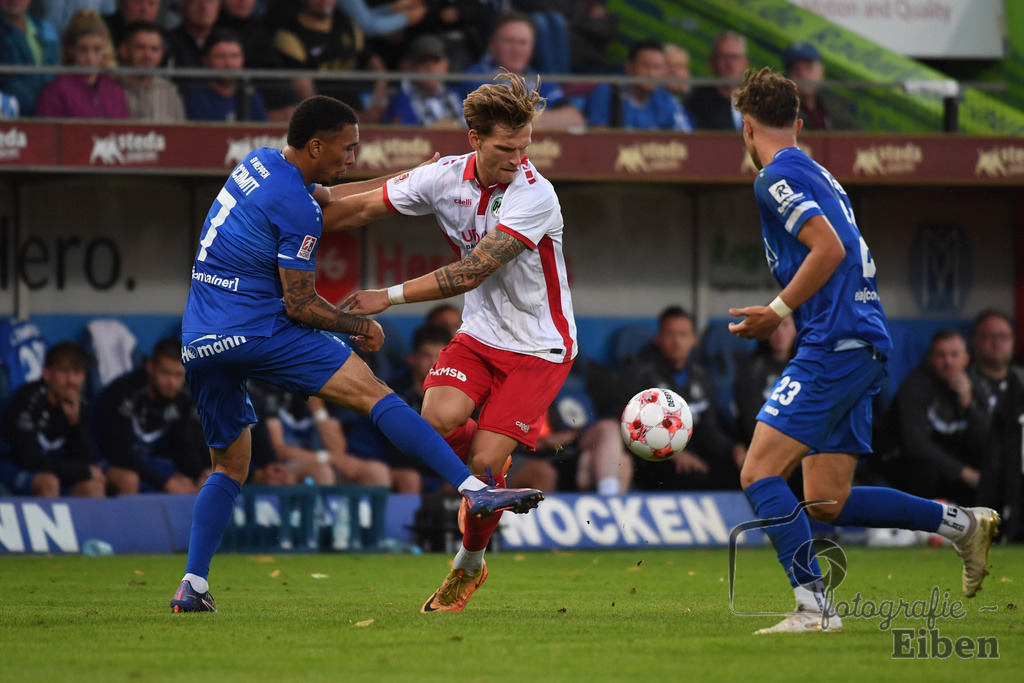 SV Meppen-VfB Lübeck | Herren Regionalliga Nord; SV Meppen (blau)-VfB Lübeck (weiß) am 01.08.2025 in Meppen (Hänsch-Arena), Photo: Philip Eiben 2025 - Realisiert mit Pictrs.com