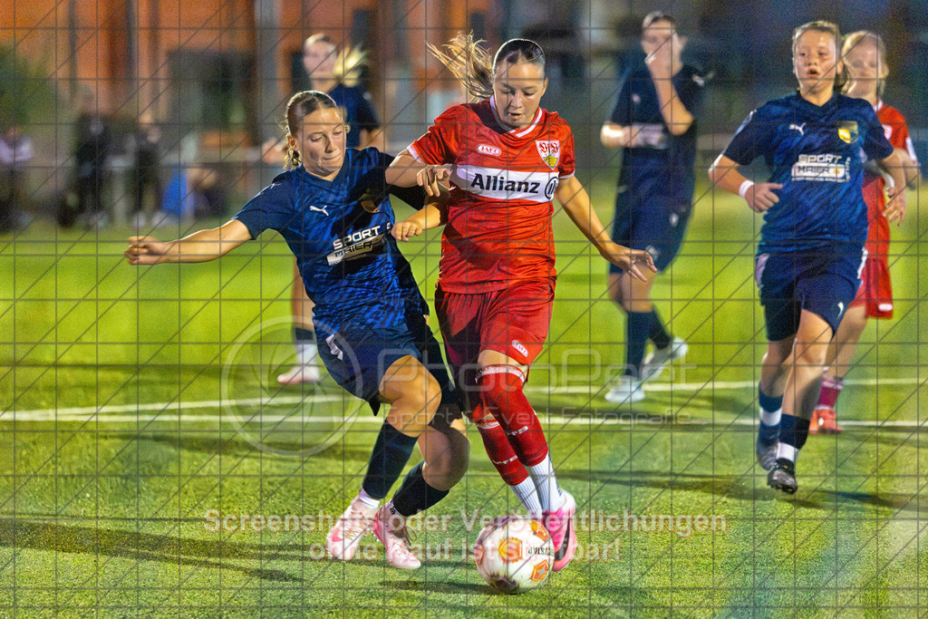 20261007_193553_0133-Bearbeitet_(c)_by_PhotoPeet | #,ASV Spartania Eislingen (blau) vs. VFB Stuttgart (rot), Fußball, Verbandspokal der B-Juniorinnen,  Saison 2026/2027, Kunstrasenplatz, Öschhalle, 73054 Eislingen, 07.10.2026 - 18:30 Uhr,Foto: PhotoPeet / Sport- &amp; Eventfotografie / Peter Harich