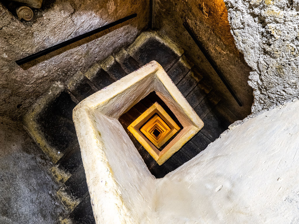 P8290247-HDR | Carismarkus, Fotografie, Lost Places, Urbex, Stilvoll, Akt, Nude, Fine Arts, Adventure, Beauty in decay - Realisiert mit Pictrs.com