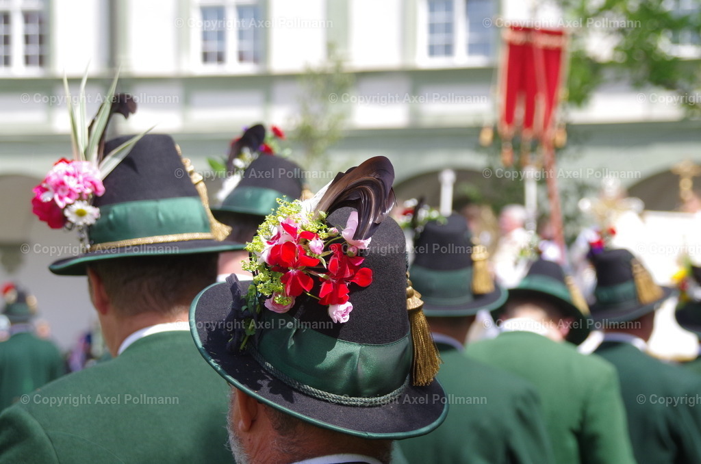 IMGP7048 | fotografiert von Axel PollmannLeonhardi Wallfahrt Benediktbeuern und Murnau, Fronleichnam, Fasching, Landschaft im Loisachtal und Benediktbeuern  - Realisiert mit Pictrs.com