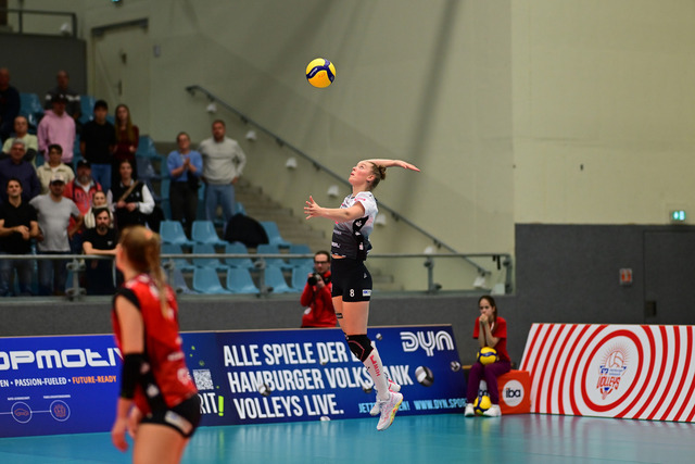 Volleyball I Frauen I Saison 2025-2026 I Bundesliga I 5. Spieltag I ETV Hamburger Volksbank Volleys - Dresdner SC I 09738 | Der Sportfotograf. - Realisiert mit Pictrs.com
