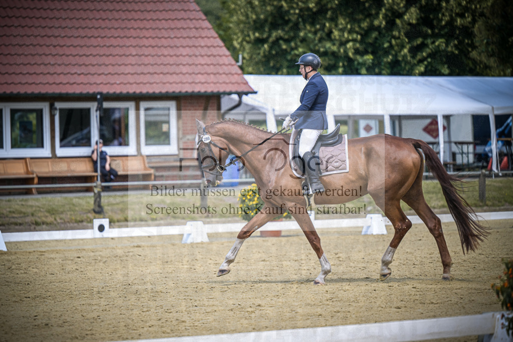DOS_5037 | Entdecke hochwertige Reitturnierfotos von Foto Oger. Professionell, emotional und authentisch – jetzt Lieblingsmomente im Shop bestellen.Deutschlandweite Turnierfotografie. - Realisiert mit Pictrs.com
