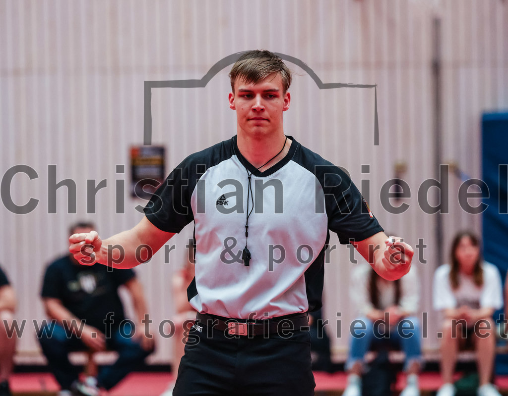 2022-05-15_022_SpVgg_Altenerding_gegen_TSV_Muenchen-Forstenried | Erding, Deutschland, 15.05.2022:
Basketball, Bezirksliga 2021 / 2022, Play-Offs, SpVgg Altenerding gegen TSV München-Forstenried, Endergebnis: 55:57

Foto: Christian Riedel / fotografie-riedel.net