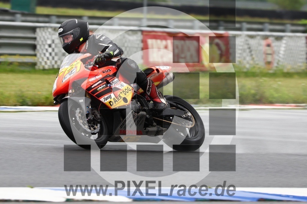 0066-20240622_11777 | Schöne Erinnerungen an spannende Momente - das festzuhalten ist unser Job. PIXELrace.de ist seit 2003 auf den Rennstrecken Europas unterwegs um die Action draußen beim Fahren und die wunderbare Stimmung imm Fahrerlager für euch einzufangen.