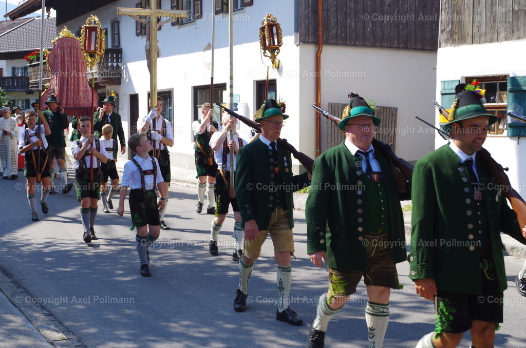 IMGP3773 | fotografiert von Axel PollmannLeonhardi Wallfahrt Benediktbeuern und Murnau, Fronleichnam, Fasching, Landschaft im Loisachtal und Benediktbeuern  - Realisiert mit Pictrs.com