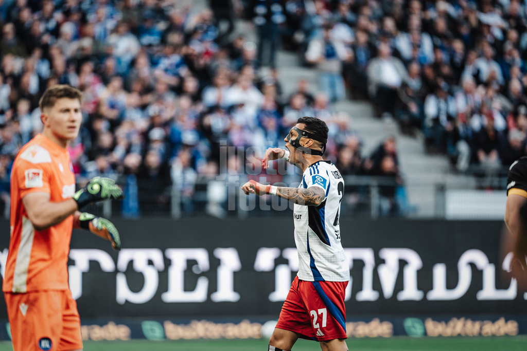 Fußball | Männer | Saison 2024/2025 | 2. Fußball-Bundesliga | 31. Spieltag | Hamburger SV vs. Karlsruher SC | 27.04.2025 | Davie Selke (#27, HSV) heizt die Fans ein
