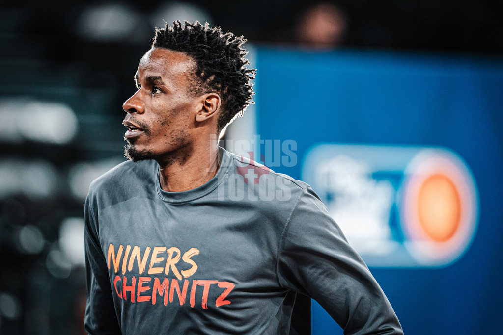 Basketball | Männer | Saison 2023/2024 | easyCredit Basketball Bundesliga | 32. Spieltag | Veolia Towers Hamburg vs. NINERS Chemnitz | 04.05.2024 | Tylor Ongwae (#17, NINERS Chemnitz)