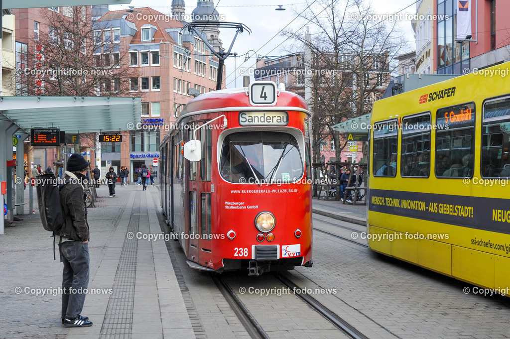 Wuerzburg_ Strassenbahn_ 01.02.2024-17 | 01.02.2024, Wuerzburg, AUT, Strassenbahn, im Bild Straßenbahn-Typ Duewag GT-D, Strassenbahn, Innenstadt, Verkehrsmittel, Verkehr, Oeffentlich, Oeffi, Historisch, Transport, Tram, Bim