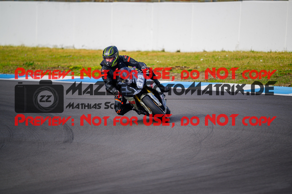 MaZZes_Fotomatrix_20250421_6007705_1885 | ROT