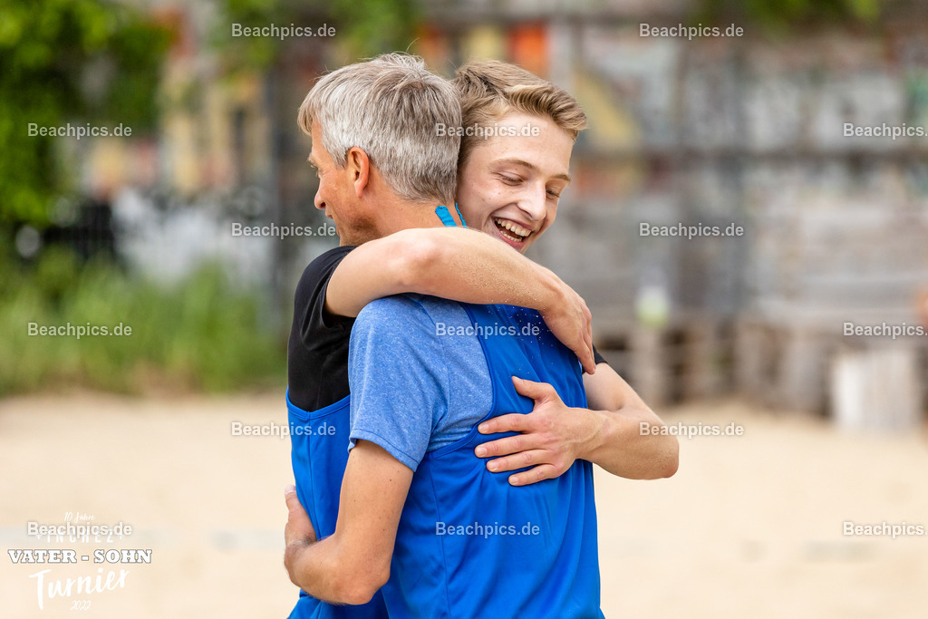 2022-00063080-Vater-Sohn-Turnier-Turnierbilder-2 | 26.05.2022; Berlin Foto: Gerold Rebsch - www.beachpics.de