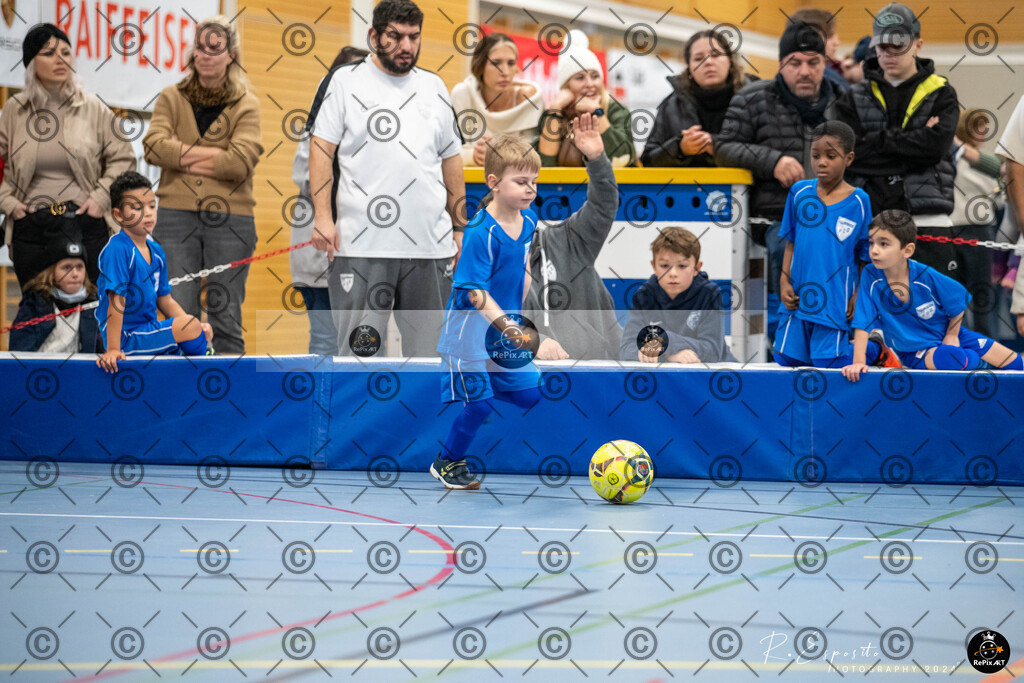 20241124_FCR-Hallenturnier-G_1_185 | Sport und Naturfotografie von Roberto Esposito zeigt echte Momente Bewegung und die Schönheit der Natur. Ausdrucksstarke Bilder schaffen Emotionen.