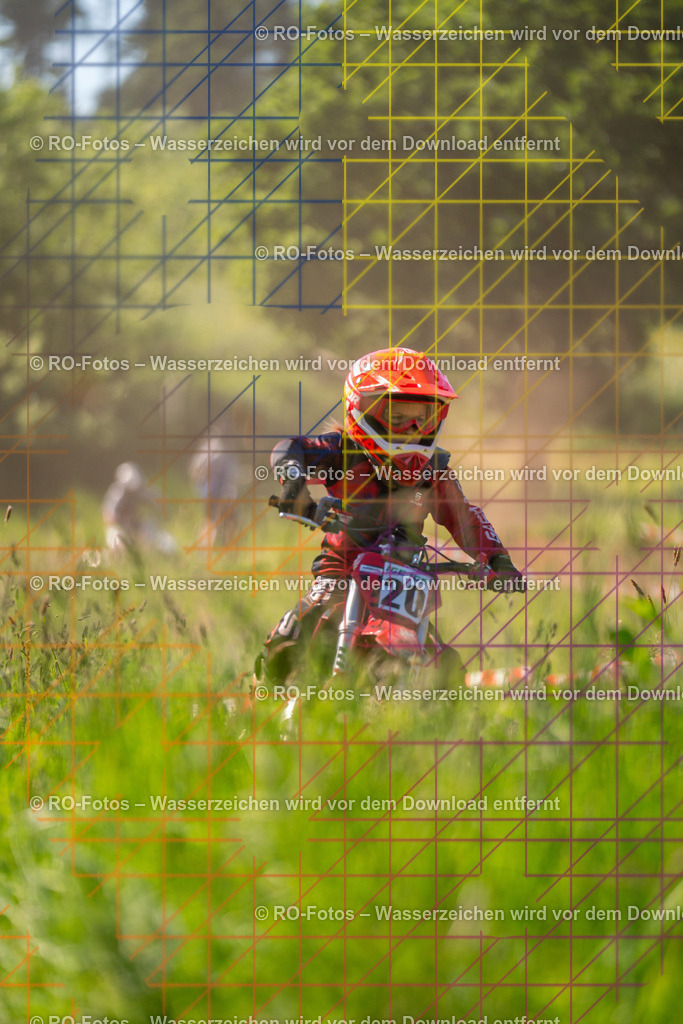 Wolfshausen 1 Lauf -301 | Sportfotografie von RO-Fotos: Motorsport, Motocross, Enduro, Laufveranstaltungen und Triathlon. Professionelle Fotos von Sportlern und Events. - Realisiert mit Pictrs.com