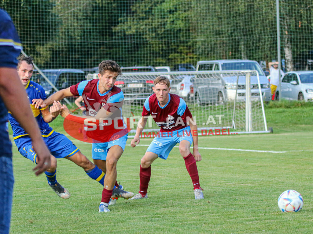 SK Maria Saal - DSG Ferlach 2-3, Unterliga Ost | Maximilian Melbinger (DSG Ferlach #11) Jakov Mrsic (SK Maria Saal #22) Raphael Wintersteiger (SK Maria Saal #28) SK Maria Saal - DSG Ferlach 2-3 am 22.08.2023 in Maria Saal
(Sportplatz), Austria, (Photo by Ernst Krawagner sport-fan.at) - Realisiert mit Pictrs.com