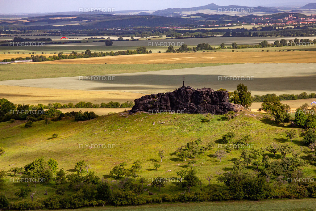 Felsen- Massiv und Berglandschaft Gegensteine der Teufelsmauer bei Ballenstedt im Ortsteil Rieder | Luftbild: Felsen- Massiv und Berglandschaft Gegensteine der Teufelsmauer bei Ballenstedt im Ortsteil Rieder in Ballenstedt im Bundesland Sachsen-Anhalt in Deutschland. Foto: IMG_58472.jpg vom 30.06.2013 durch Werner Riehm/FLY-FOTO.de - Realisiert mit Pictrs.com