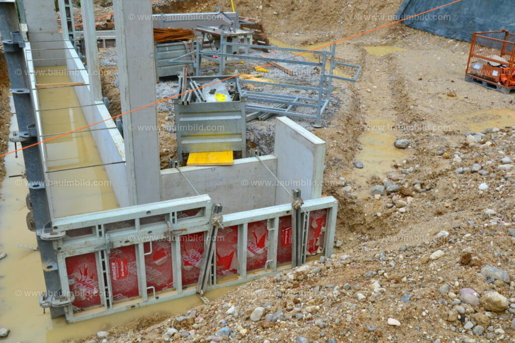 bib-lg04-betonarbeiten-0065 | Nach LV-Leistungsgruppen sortierte Detailfotos über den Bau eines Hauses. Alle Hausbau-Bilder direkt vom Urheber und Autor der Website Haus-Selber-Bauen.com