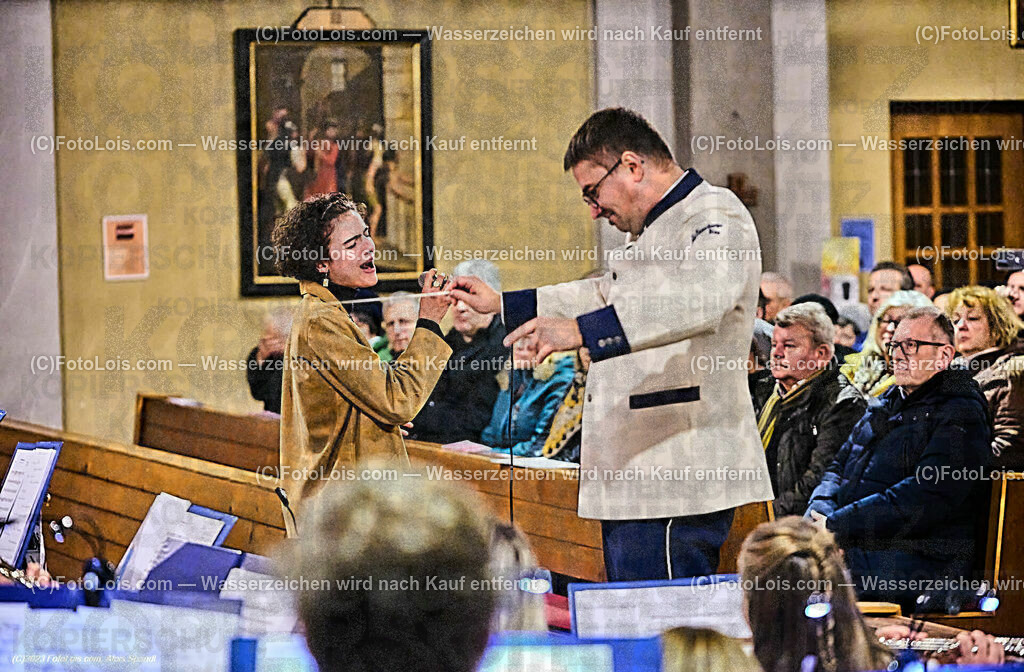 ALP4674_Wieselburger Brauereikapelle_Schachinger Manuel | (C)FotoLois.com, Alois Spandl, WEIHNACHTSKONZERT der Betriebsmusikkapelle der Brauerei Wieselburg in der Pfarrkirche, durch´s Programm führte Pfarrer Daniel Kostrzycki, anschließende Verköstigung durch die Landjugend Wieselburg, Fr 8. Dez. 2023.