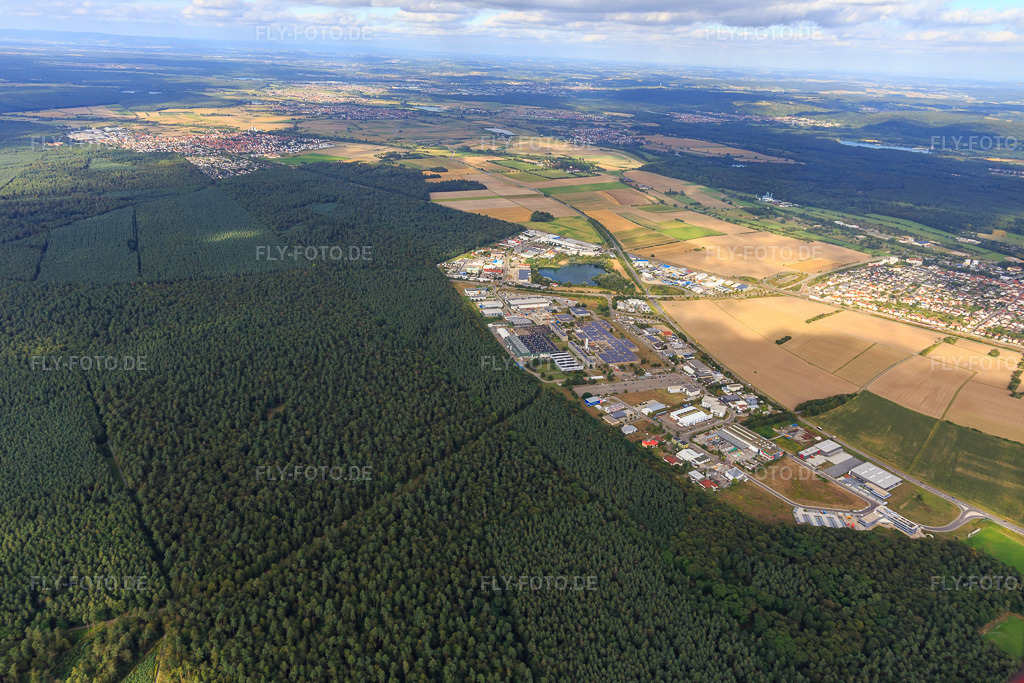 Luftbild: Industriegebiet Lorenzstraße und Am Hasenbiehl im Ortsteil Blankenloch in Stutensee im Bundesland Baden-Württemberg in Deutschland. Foto: IMG_093375.jpg vom 22.08.2016 durch Werner Riehm/FLY-FOTO.de