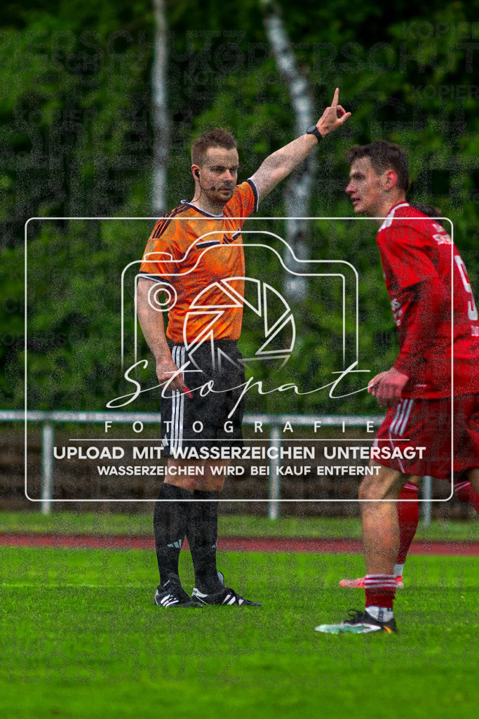 Bezirksliga Herren LG - TV Jahn Schneverdingen II vs. Buchholzer FC | Jonas Heine (Schiedsrichter); Bezirksliga Herren LG - TV Jahn Schneverdingen II vs. Buchholzer FC am 15.05.26 in Osterwald-Stadion, Schneverdingen - Realisiert mit Pictrs.com