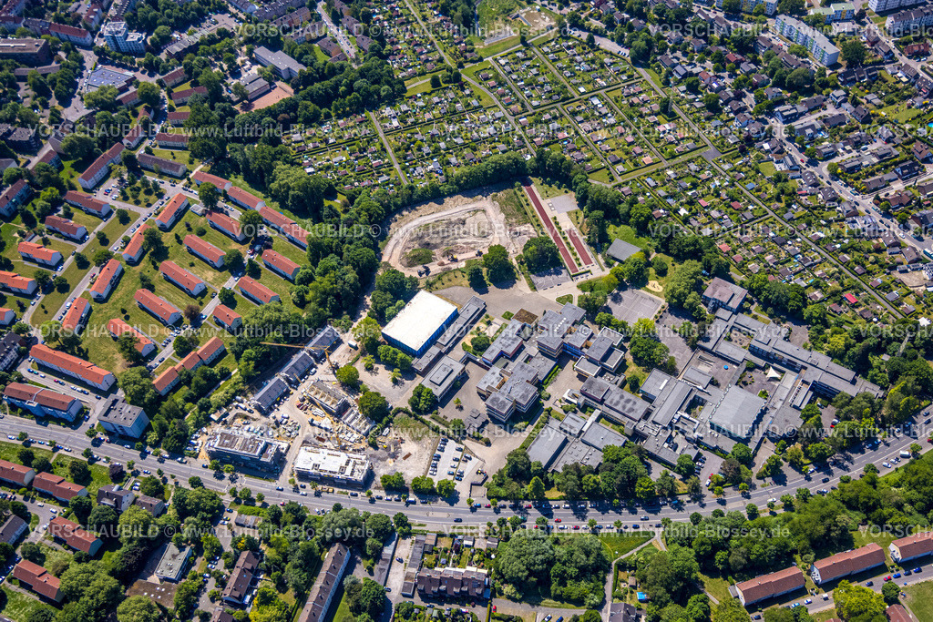Essen250507669 | Luftbild, Gymnasium Am Stoppenberg und Bischöfliche Sekundarschule, KGV Stoppenberg e.V., Mehrfamilienhaus Reihenhäuser Kapitelacker, Stoppenberg, Essen, Ruhrgebiet, Nordrhein-Westfalen, Deutschland