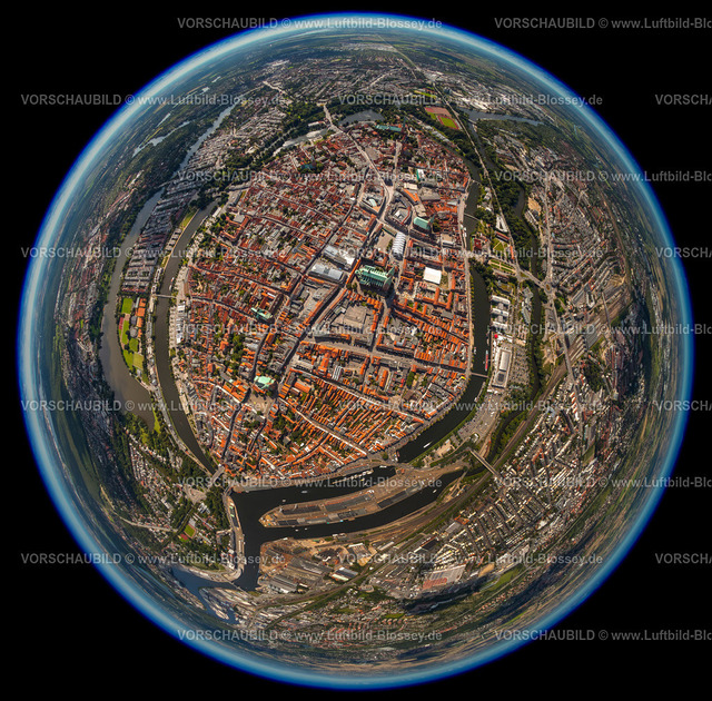 Luebeck12084680A | Altstadt von Luebeck,  St.Jakobi-Kirche, St.Marien-Kirche, St.Petri-Kirche, St.Aegidien-Kirche, Luebecker Dom, Trave, Luebeck, Ostsee, Schleswig-Holstein, Deutschland, Europa