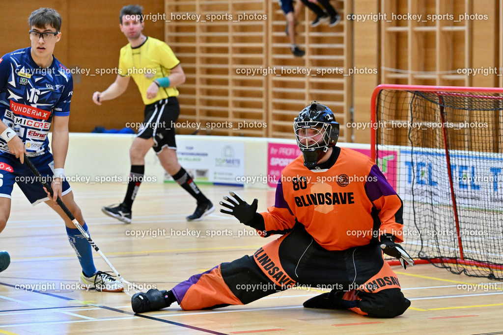 VSV Unihockey vs. Wiener Floorballferein 6.4.2024 | #16 Manuel Flaschberger VSV Unihockey, #80 Bernhard Bezucha Wiener Floorballverein, VSV Unihockey vs. Wiener Floorballferein 6.4.2024, VSV Unihockey vs. Wiener Floorballferein  am 06.04.2024 in Villach (Ballspielhalle St. Martin), Austria, (Photo by Bernd Stefan)