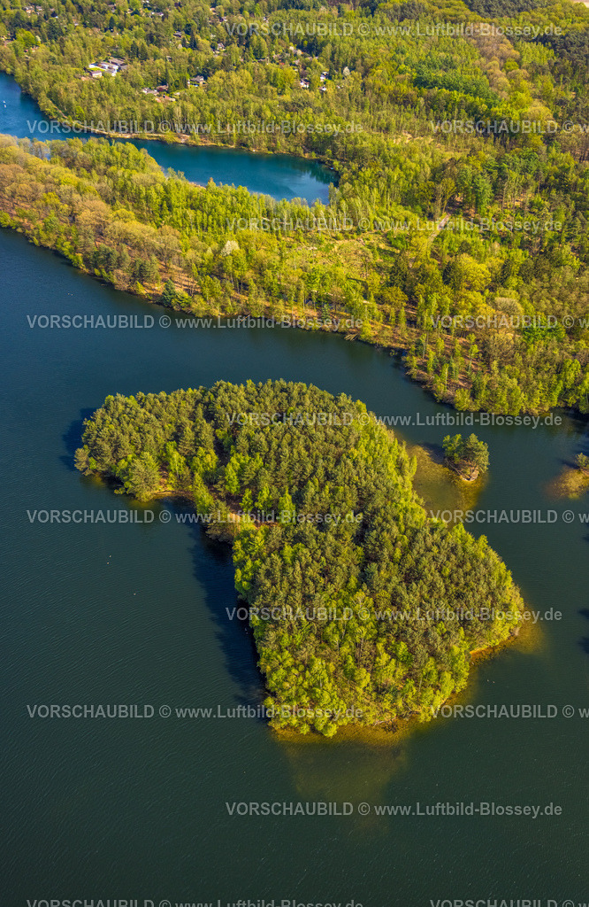 Brueggen240403194DiergartscherSeeSchwalm | Luftbild, Diergartscher See Naturschutzgebiet NSG Elmpter Schwalmbruch, Mischwald und Insel im See, Auenlandschaft an der deutsch-niederländischen Grenze, Oebel, Brüggen, Niederrhein, Nordrhein-Westfalen, Deutschland