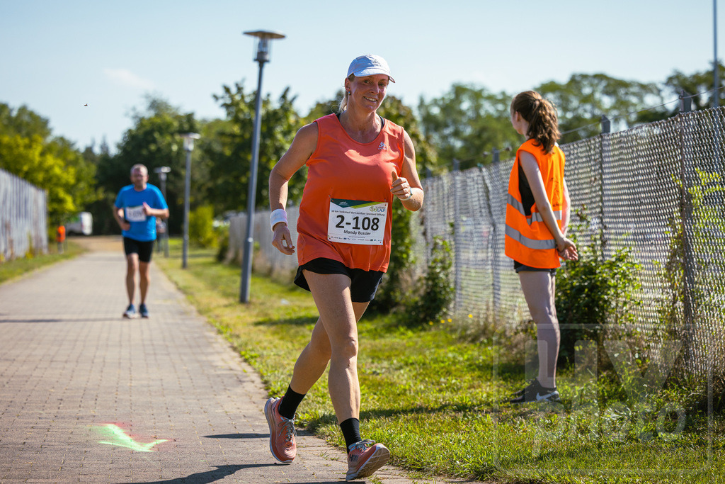 16. Hoywoj-CityLauf im Sportforum Hoyerswerda - 16.09.2023 | 10km-Volkslauf der Laausitzer Seenland Stiftung - Realisiert mit Pictrs.com