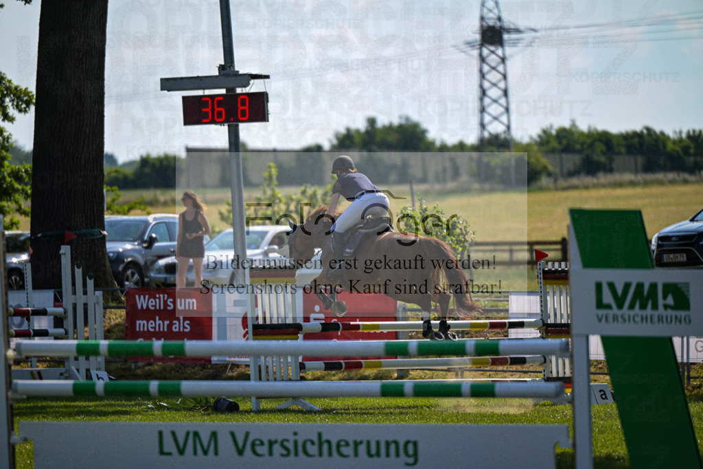 Reitturnier Voxtrup | Entdecke hochwertige Reitturnierfotos von Foto Oger. Professionell, emotional und authentisch – jetzt Lieblingsmomente im Shop bestellen. - Realisiert mit Pictrs.com
