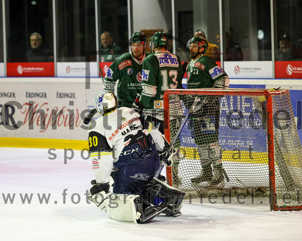 2023-11-17_092_TSV_Erding_gegen_EA_Schongau | Erding, Deutschland, 17.11.2023:
Eishockey, Bayernliga Vorrunde 2023 / 2024, 10. Spieltag, TSV Erding gegen EA Schongau, Endergebnis: 12:4

Torwart Xaver Nagel (EA Schongau, #80), Thomas Plihal (Erding Gladiators, #39), Michael Franz (Erding Gladiators, #13), Philipp Michl (Erding Gladiators, #77)

Foto: Christian Riedel / fotografie-riedel.net