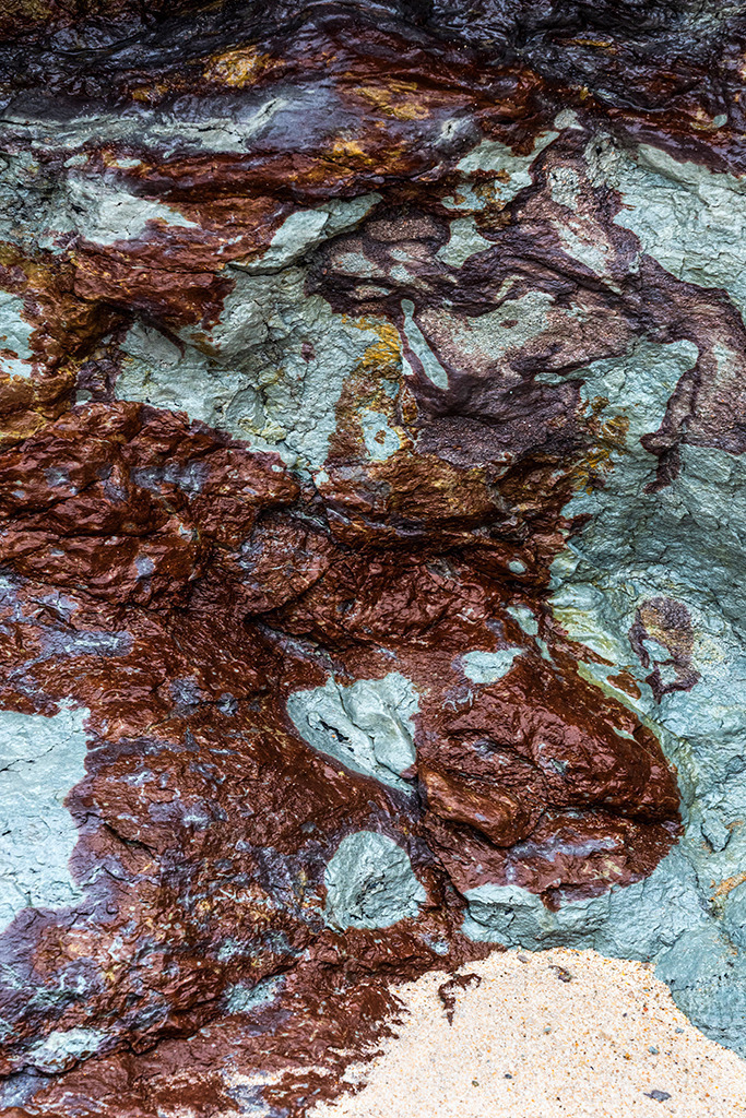 farbiger Fels | pt_2026_02_9115 - Realisiert mit Pictrs.com