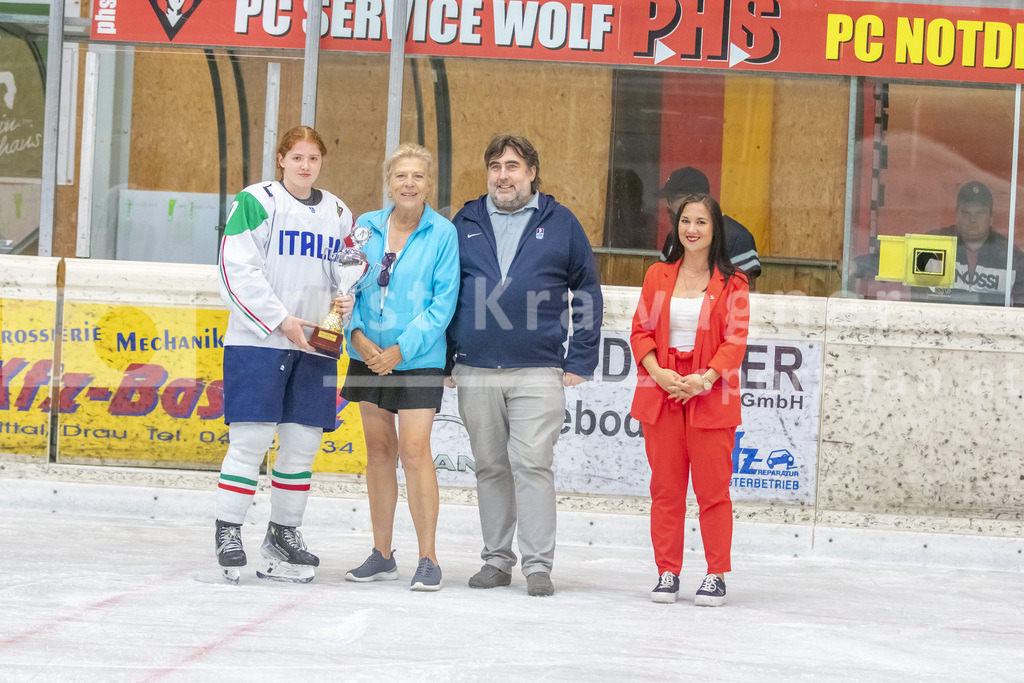 Dameneishockey | Dameneishockey, U18 Turnier am 31.08.2024 in Spittal (Eis-Sport-Arena - Sportzentrum Spittal), Austria, (Photo by Ernst Krawagner sport-fan.at) - Realisiert mit Pictrs.com