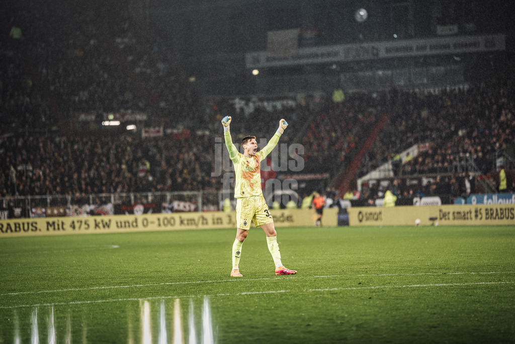 Fußball | Männer | Saison 2025/2026  | Fußball-Bundesliga | 09. Spieltag | FC St. Pauli vs. Borussia Mönchengladbach | 01.11.2025 | Moritz Nicolas (#33, Borussia Mönchengladbach) jubelt nach einem Tor