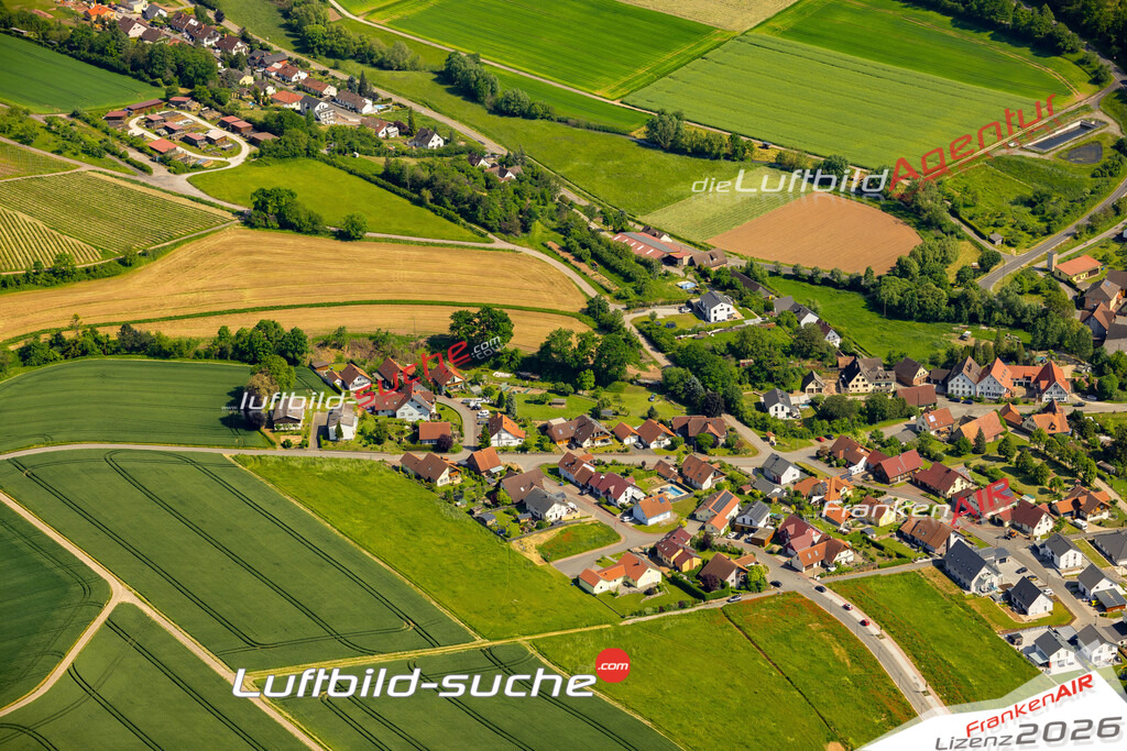 Das Luftbild zeigt Dertingen Wertheim - Die Luftaufnahme wurde 2023 vom UL-Flugzeug aus erstellt ( keine Drohne ) - Hochauflösende Luftaufnahme - Für grossformatige Ausdrucke geeignet. Die Geschenkidee !Mit Lizenz und Bildrechte bestellbar